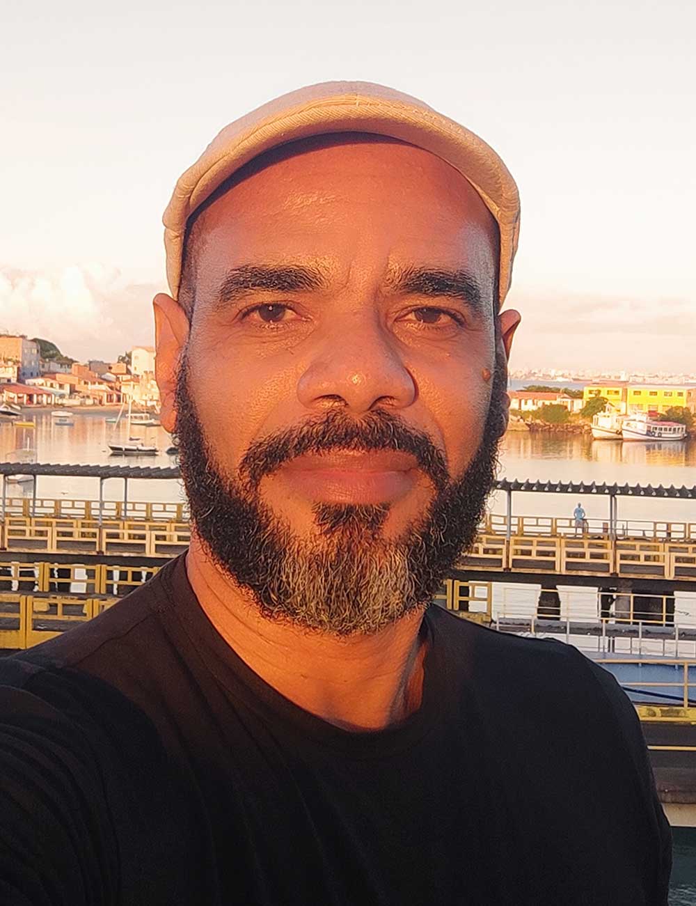 TOM-CORREIA•-AUTORRETRATO_